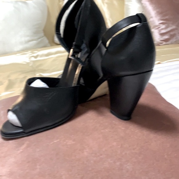 Again & Again - Picture 2 of 6